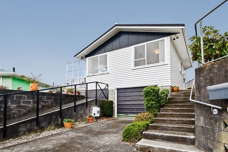 Photo of property in 6 Eton Place, Spotswood, New Plymouth, 4310