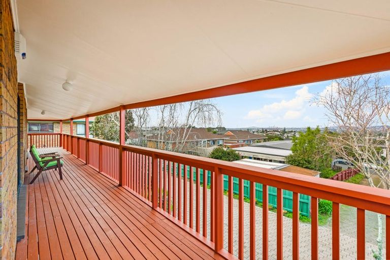 Photo of property in 1/45 Pakira Avenue, Glendene, Auckland, 0602