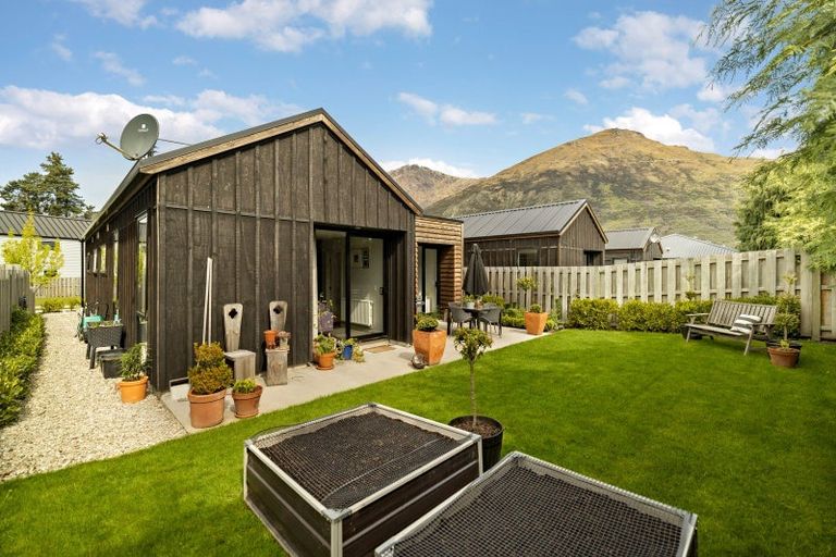 Photo of property in 15 Lauder Street, Lake Hayes, Queenstown, 9304