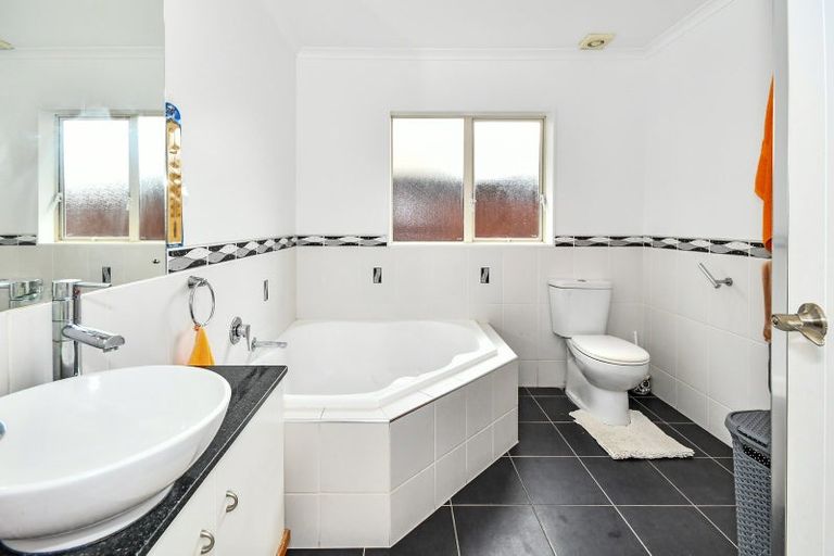 Photo of property in 362 Chapel Road, Flat Bush, Auckland, 2016