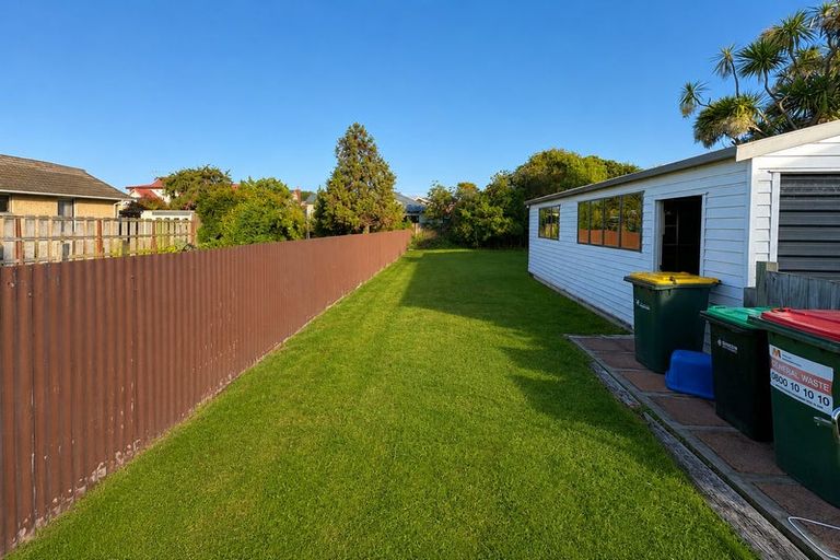 Photo of property in 12 Coughtrey Street, Saint Clair, Dunedin, 9012