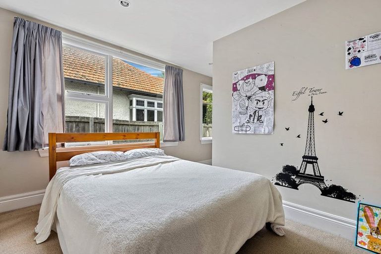 Photo of property in 100 Innes Road, St Albans, Christchurch, 8052