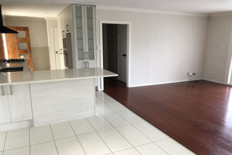 Photo of property in 192 Ti Rakau Drive, Pakuranga Heights, Auckland, 2010