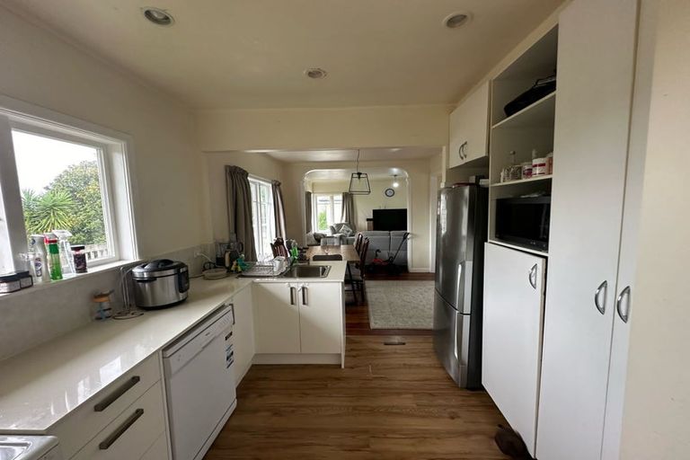 Photo of property in 131 Ocean View Road, Hillcrest, Auckland, 0627