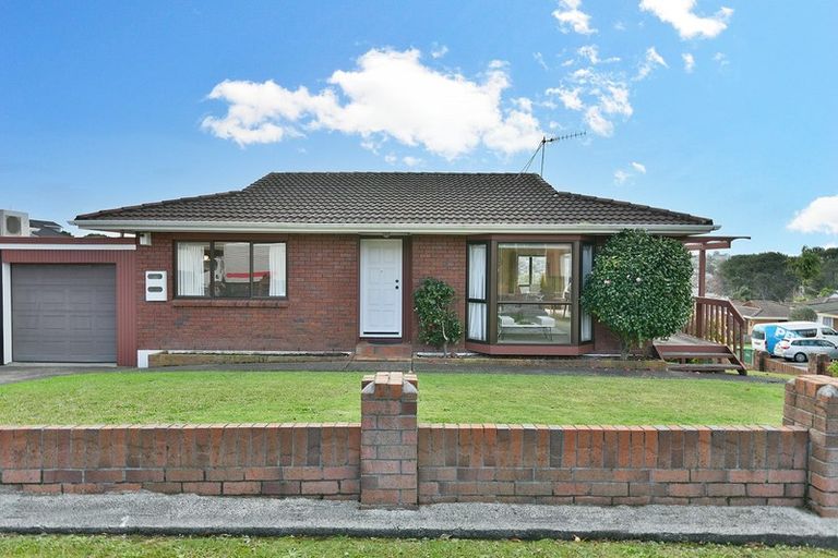 Photo of property in 16 Petrel Place, Massey, Auckland, 0614