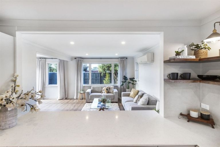Photo of property in 98 Amyes Road, Hornby, Christchurch, 8042