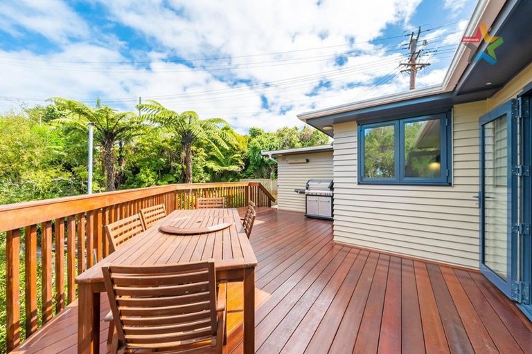 Photo of property in 188 Miromiro Road, Normandale, Lower Hutt, 5010
