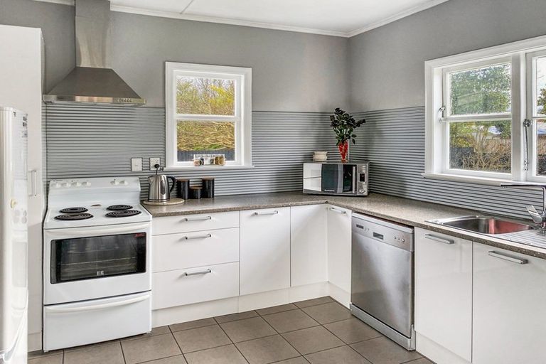 Photo of property in 5 Henderson Street, Dannevirke, 4930