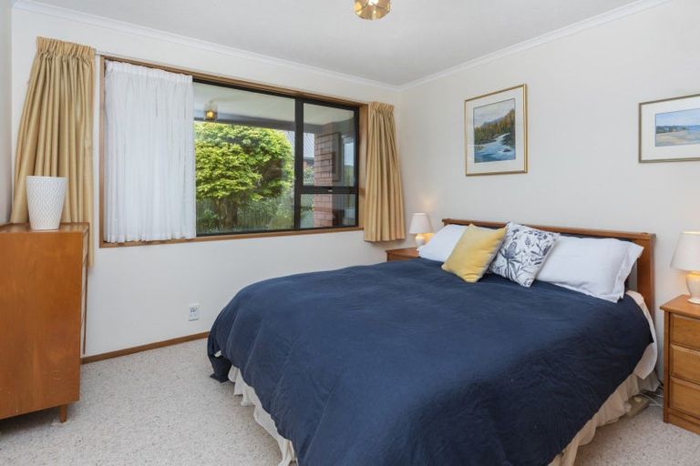 Photo of property in 21 Greystoke Lane, Avonhead, Christchurch, 8042