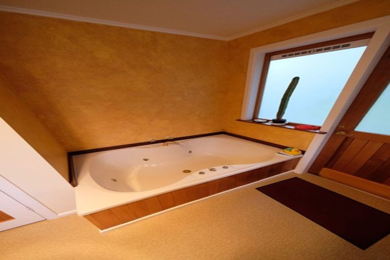 Photo of property in 139 Hine Road, Wainuiomata, Lower Hutt, 5014