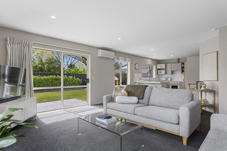 Photo of property in 4 Magnolia Lane, St Albans, Christchurch, 8052