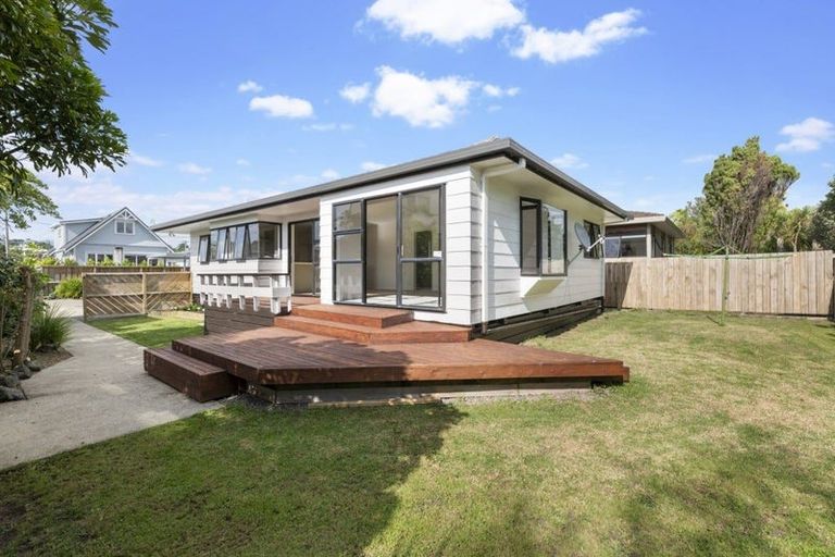 Photo of property in 11b Bay Street, Red Beach, 0932