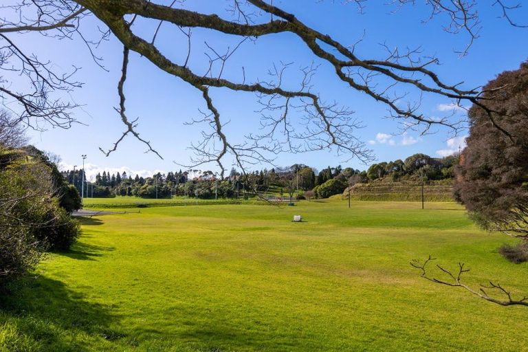 Photo of property in 1/239 Carrington Street, Vogeltown, New Plymouth, 4310