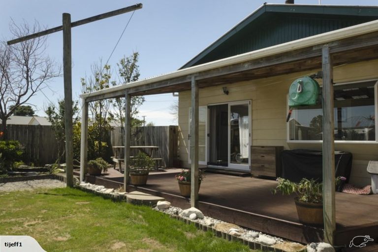 Photo of property in 20 Derby Street, Westport, 7825