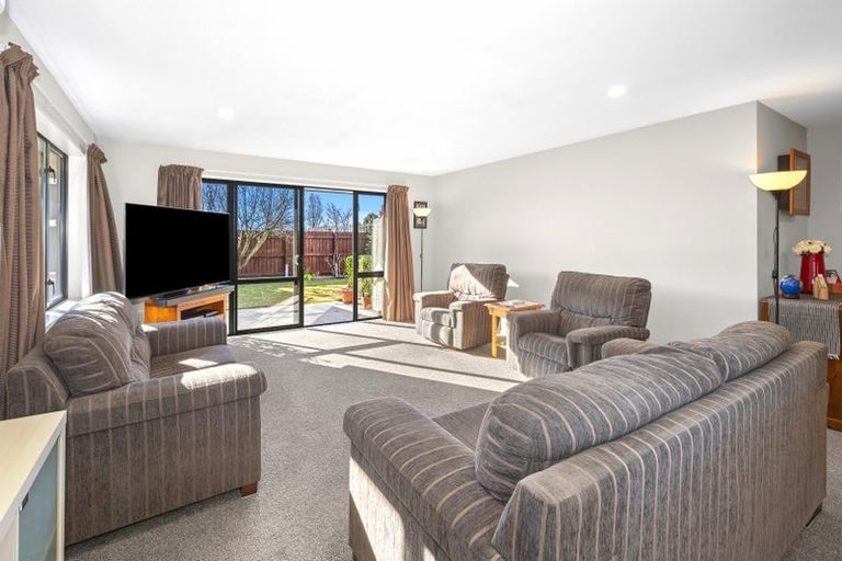 Photo of property in 45 Shortland Street, Wainoni, Christchurch, 8061