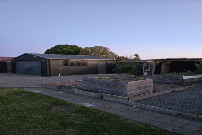 Photo of property in 22 Amberley Beach Road, Amberley, 7410