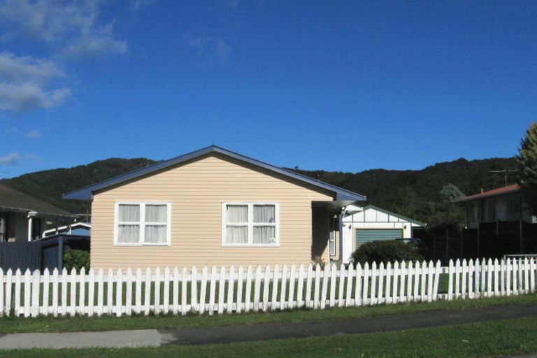 Photo of property in 15 Kumeroa Grove, Wainuiomata, Lower Hutt, 5014