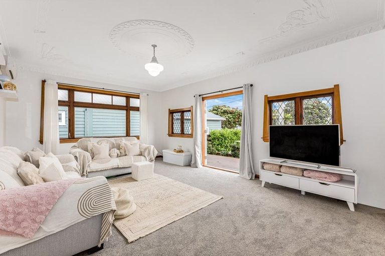 Photo of property in 10 Chelsea Street, Miramar, Wellington, 6022