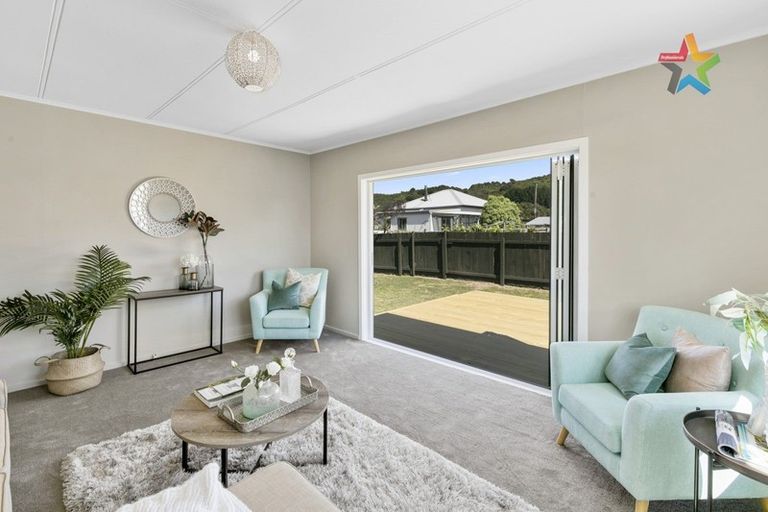 Photo of property in 17 Grimsby Grove, Wainuiomata, Lower Hutt, 5014