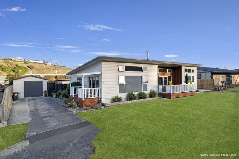 Photo of property in 14 Mowhanau Drive, Kai Iwi, Whanganui, 4574