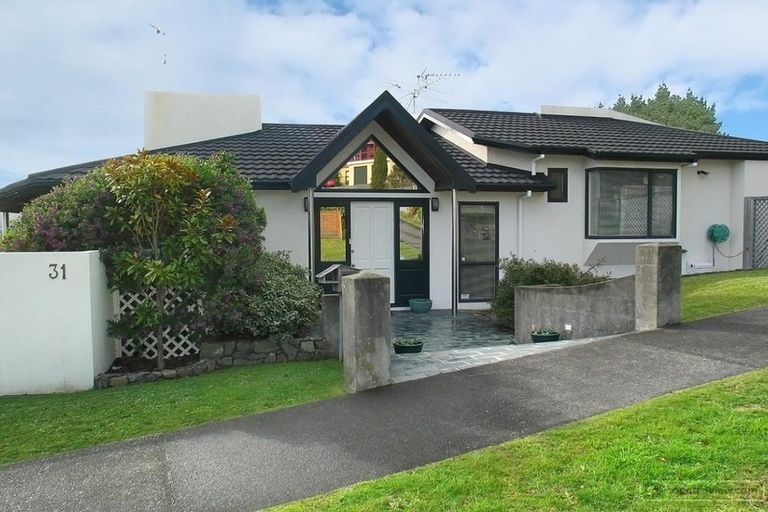 Photo of property in 31 The Crowsnest, Whitby, Porirua, 5024