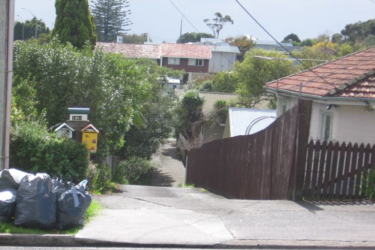 Photo of property in 2/18 Evans Road, Glen Eden, Auckland, 0602