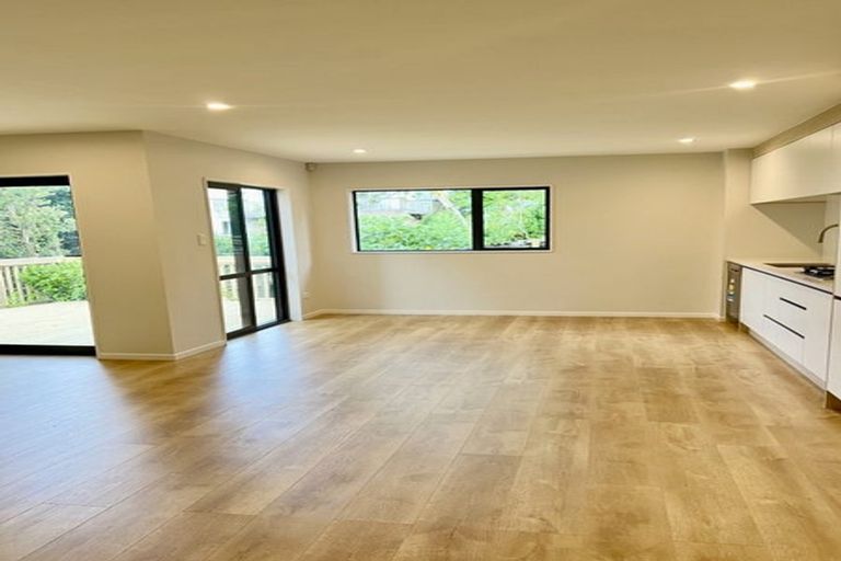 Photo of property in 45c Seon Place, Birkdale, Auckland, 0626