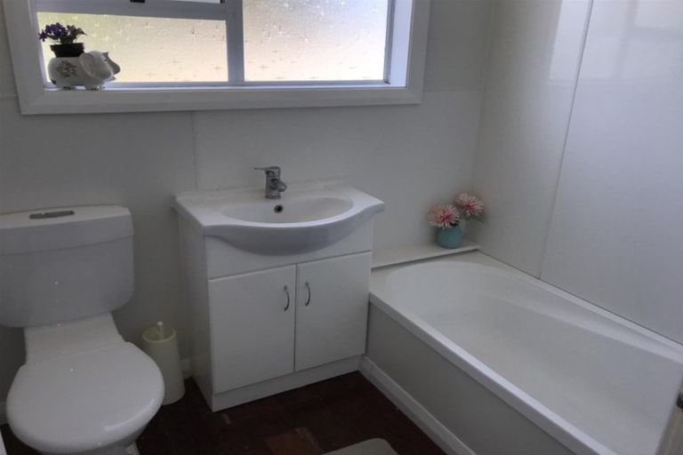 Photo of property in 9 Page Street, Stratford, 4332