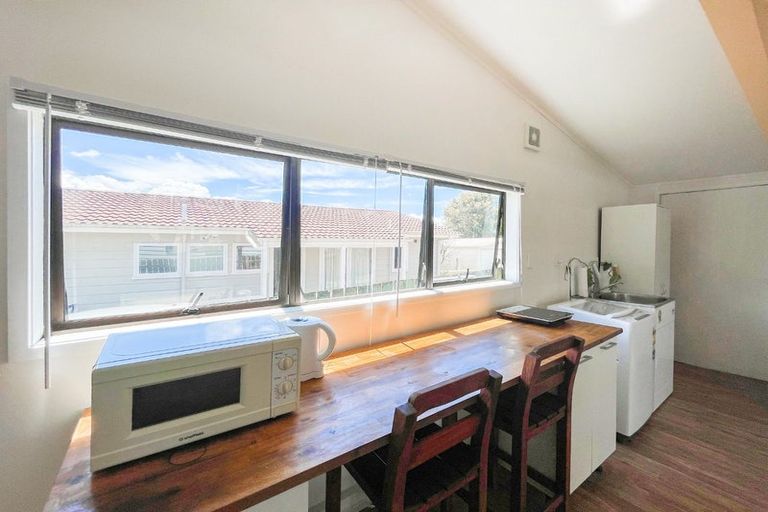 Photo of property in 14 Merida Place, Unsworth Heights, Auckland, 0632