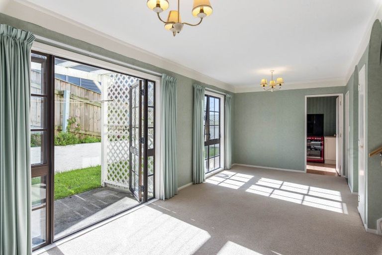 Photo of property in 17 Howell Road, Paraparaumu Beach, Paraparaumu, 5032