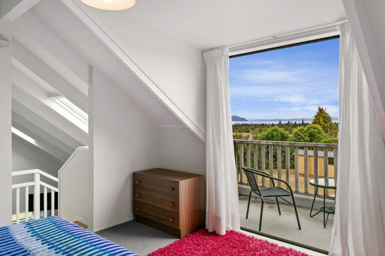 Photo of property in 5 Kahotea Drive, Motuoapa, 3382