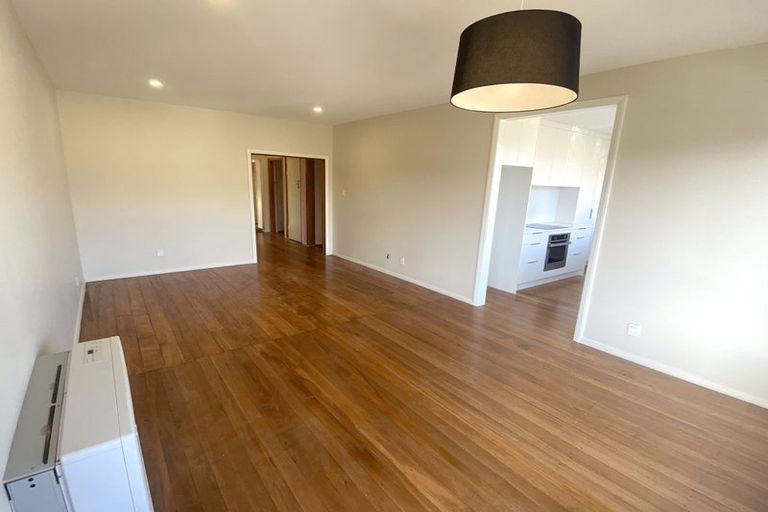 Photo of property in 5 Lonsdale Crescent, Rongotai, Wellington, 6022