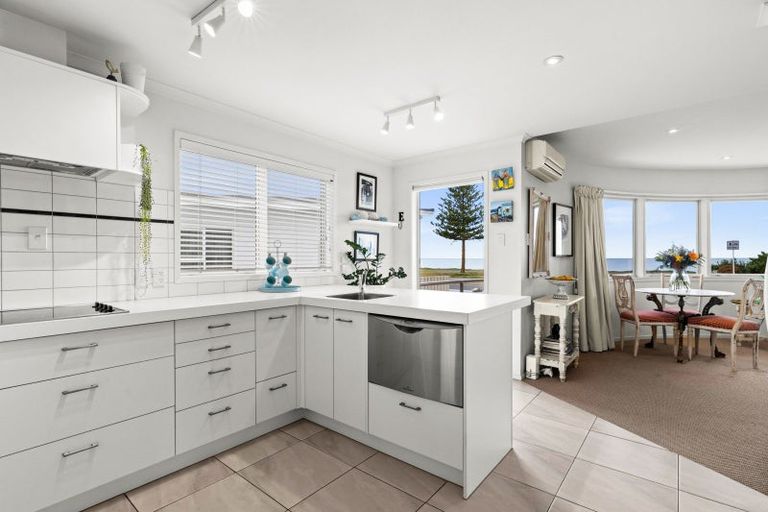 Photo of property in 1/40 The Esplanade, Westshore, Napier, 4110