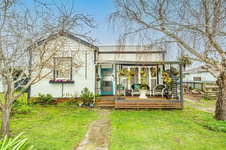 Photo of property in 17 Gloag Street, Waverley, 4510