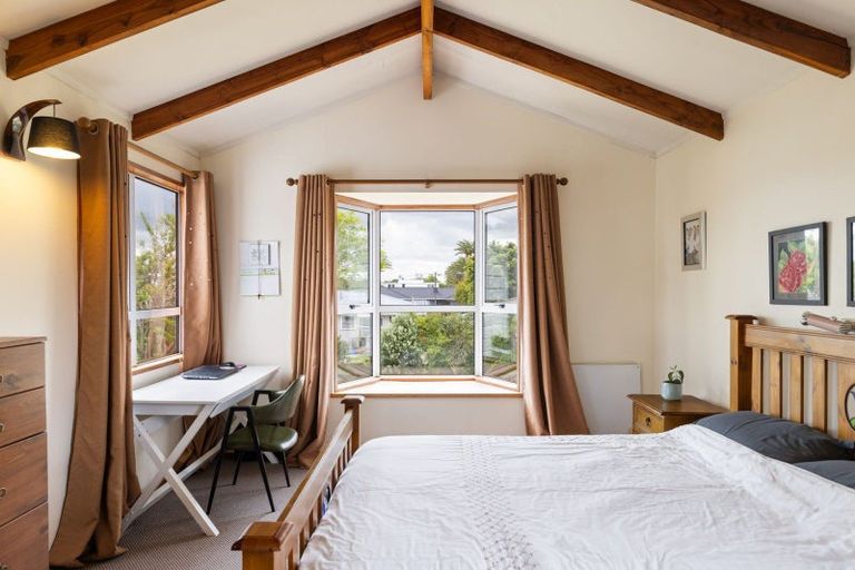 Photo of property in 6 Belgrave Place, Awapuni, Palmerston North, 4412