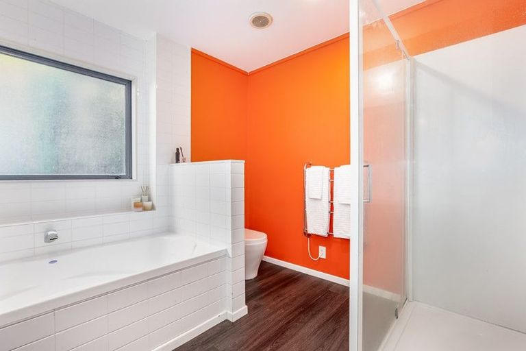 Photo of property in 15 Bank Road, Northland, Wellington, 6012