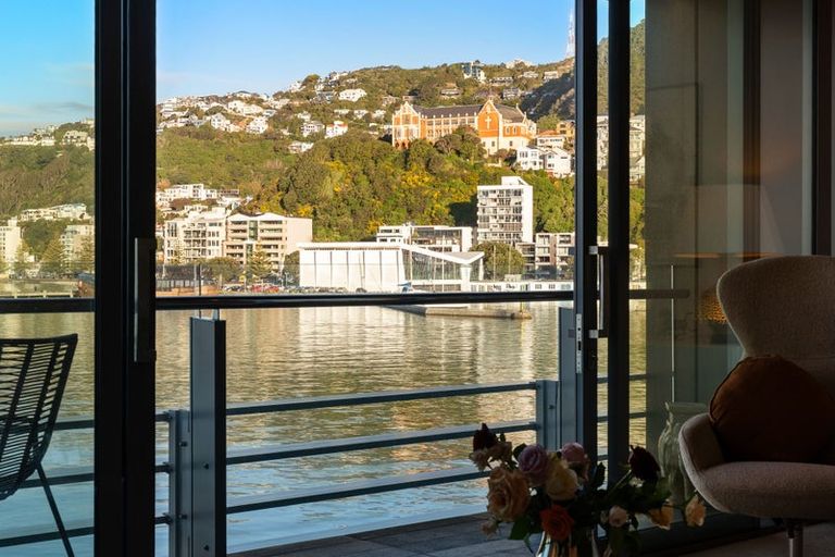 Photo of property in Clyde Quay Wharf, 1a/7 Clyde Quay Wharf, Te Aro, Wellington, 6011