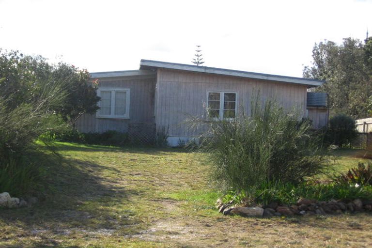 Photo of property in 129 Linton Crescent, Whangamata, 3620