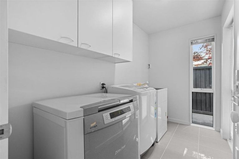 Photo of property in 76 Wai-iti Terrace, Bryndwr, Christchurch, 8052