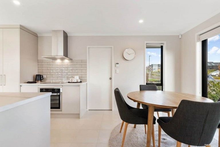 Photo of property in 3a Henry Curd Terrace, Pukekohe, 2120