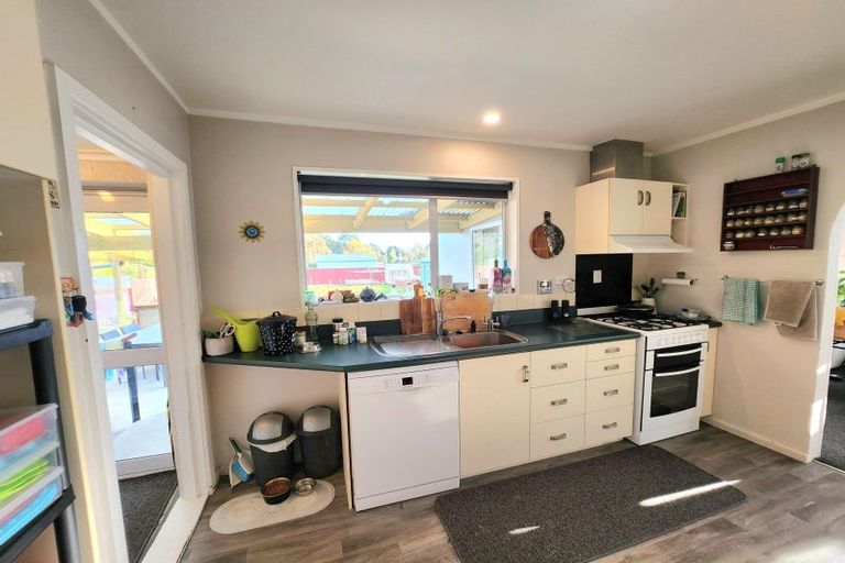 Photo of property in 74 Awamoa Road, Holmes Hill, Oamaru, 9401