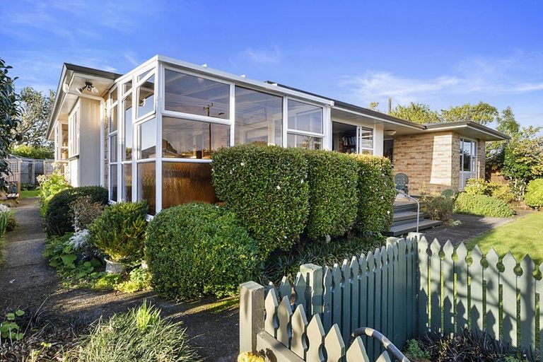 Photo of property in 275 Carrington Street, Vogeltown, New Plymouth, 4310