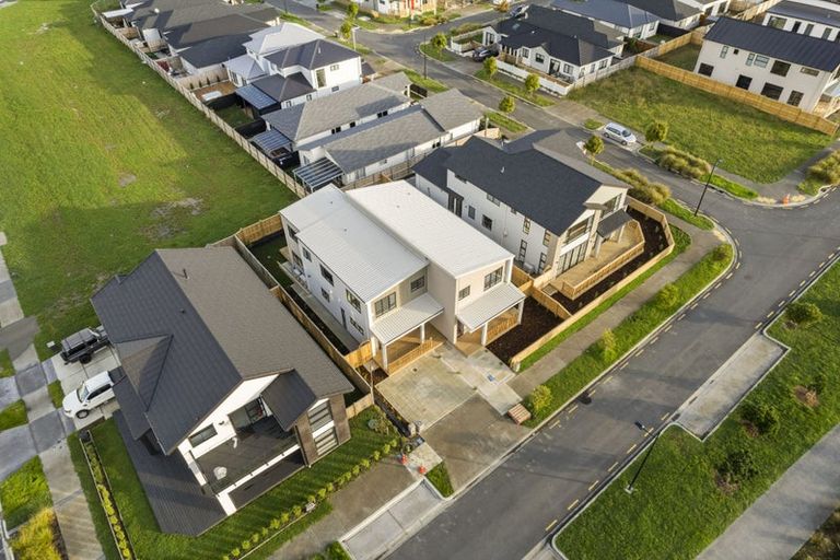 Photo of property in 80b Kahui Parade, Karaka, 2113