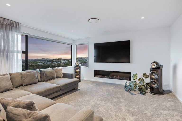 Photo of property in 2 Ascot Way, Orewa, 0931