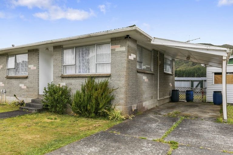 Photo of property in 34b Matthews Road, Wainuiomata, Lower Hutt, 5014