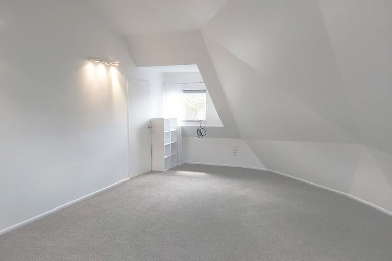 Photo of property in 41 Hewlett Road, Massey, Auckland, 0614