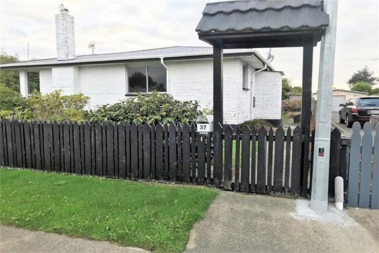 Photo of property in 37 Cunningham Street, Grasmere, Invercargill, 9810