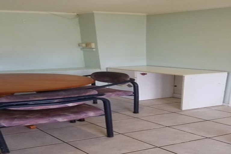 Photo of property in 11 Kohekohe Street, New Lynn, Auckland, 0600