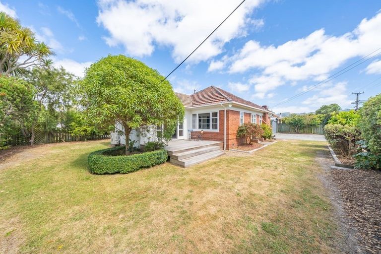 Photo of property in 14 Malone Road, Waterloo, Lower Hutt, 5011