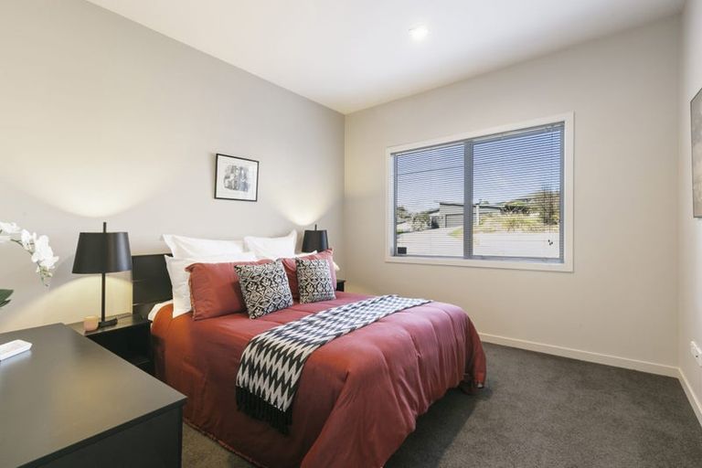 Photo of property in 18 Cosgrove Rise, Riverstone Terraces, Upper Hutt, 5018